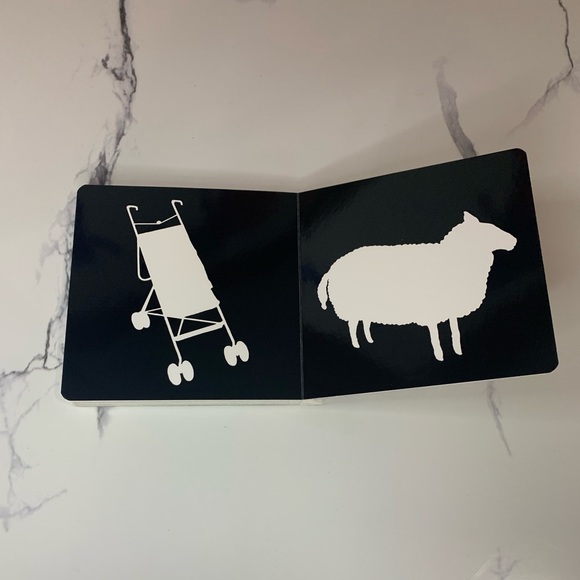 🔥2FOR30🔥 Black and white baby board book - Picture 7 of 16